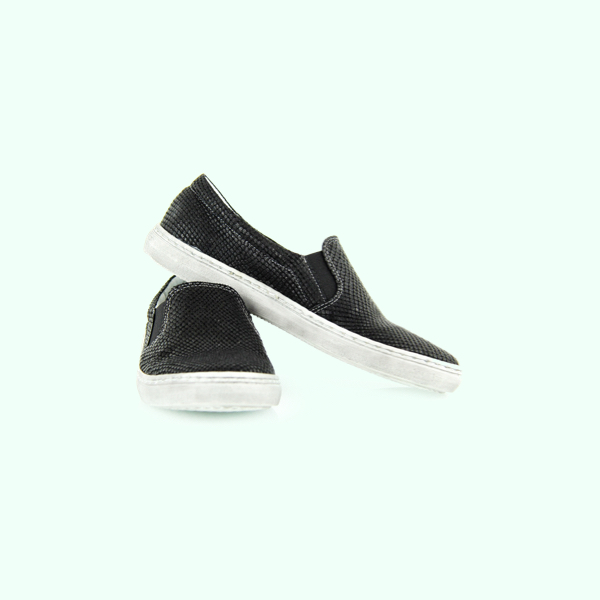 Women’s Casual Textured Slip-On Sneakers – Lightweight Black Walking Shoes with White Sole